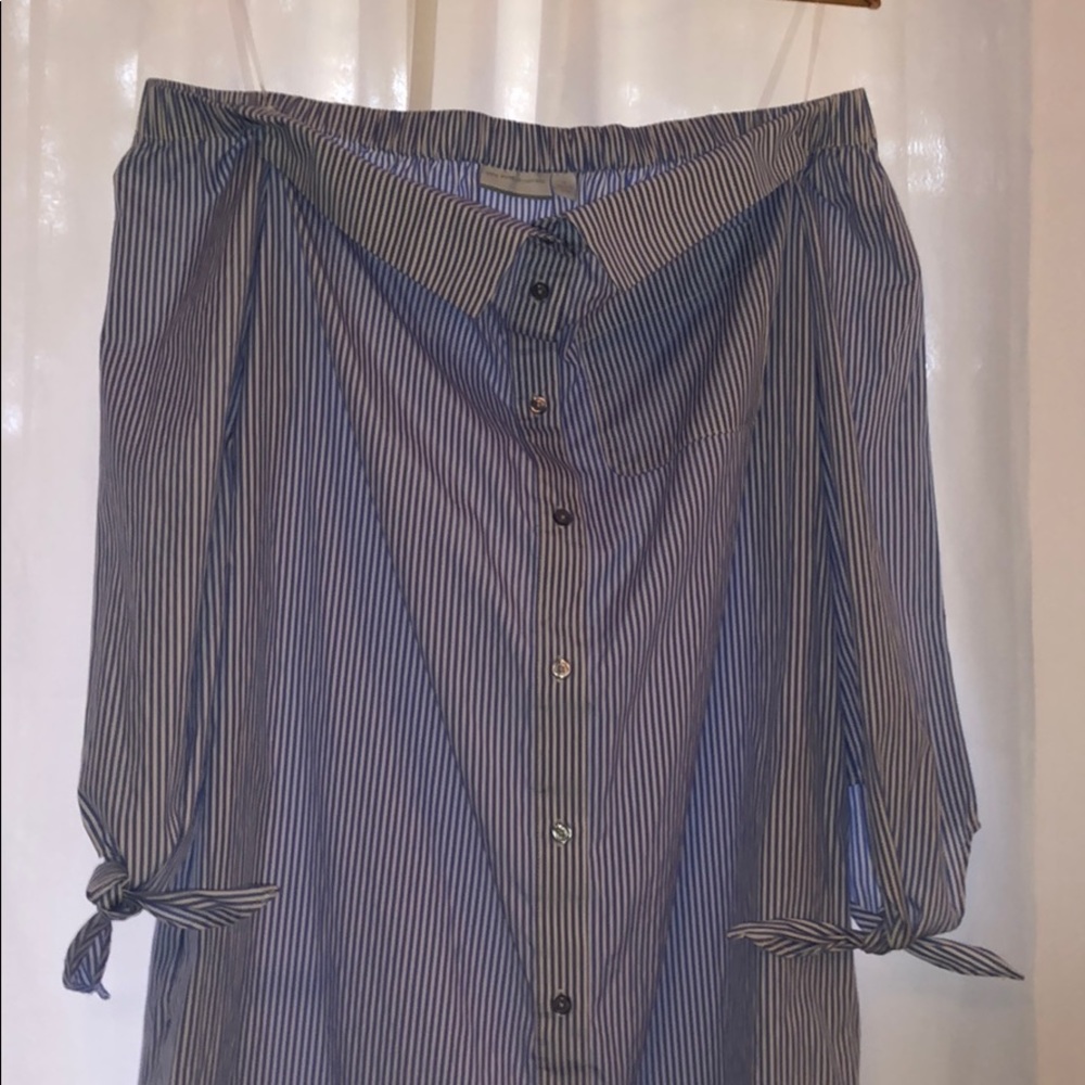 Long sleeve button down knee height dress
